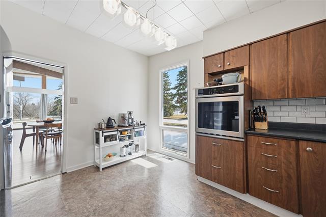 100 Agassiz Dr, Winnipeg, MB