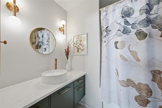 100 Agassiz Dr, Winnipeg, MB