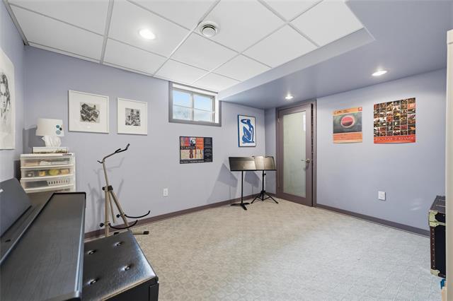 100 Agassiz Dr, Winnipeg, MB