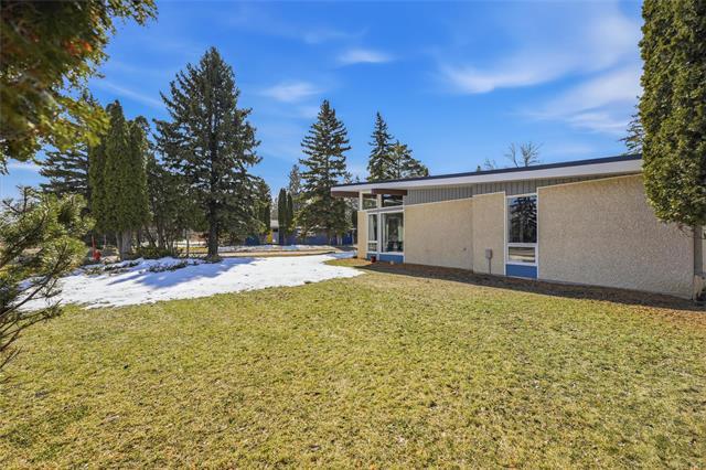100 Agassiz Dr, Winnipeg, MB