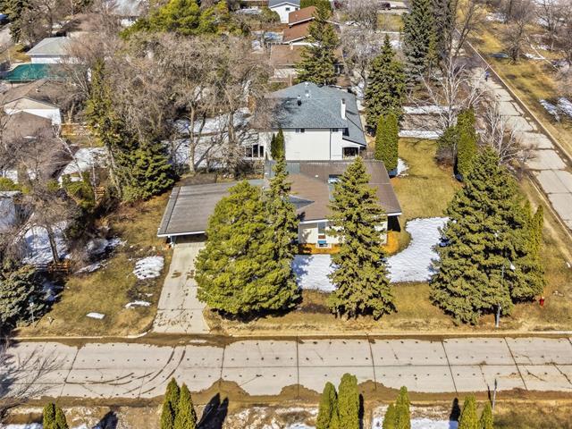 100 Agassiz Dr, Winnipeg, MB