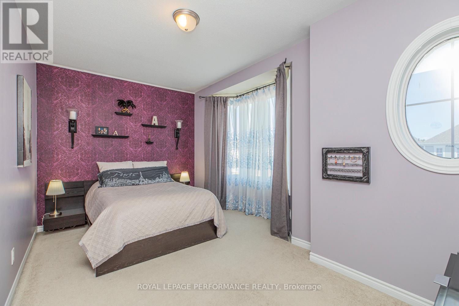 30 Summitview Drive, Ottawa, ON - Indoor Photo Showing Bedroom