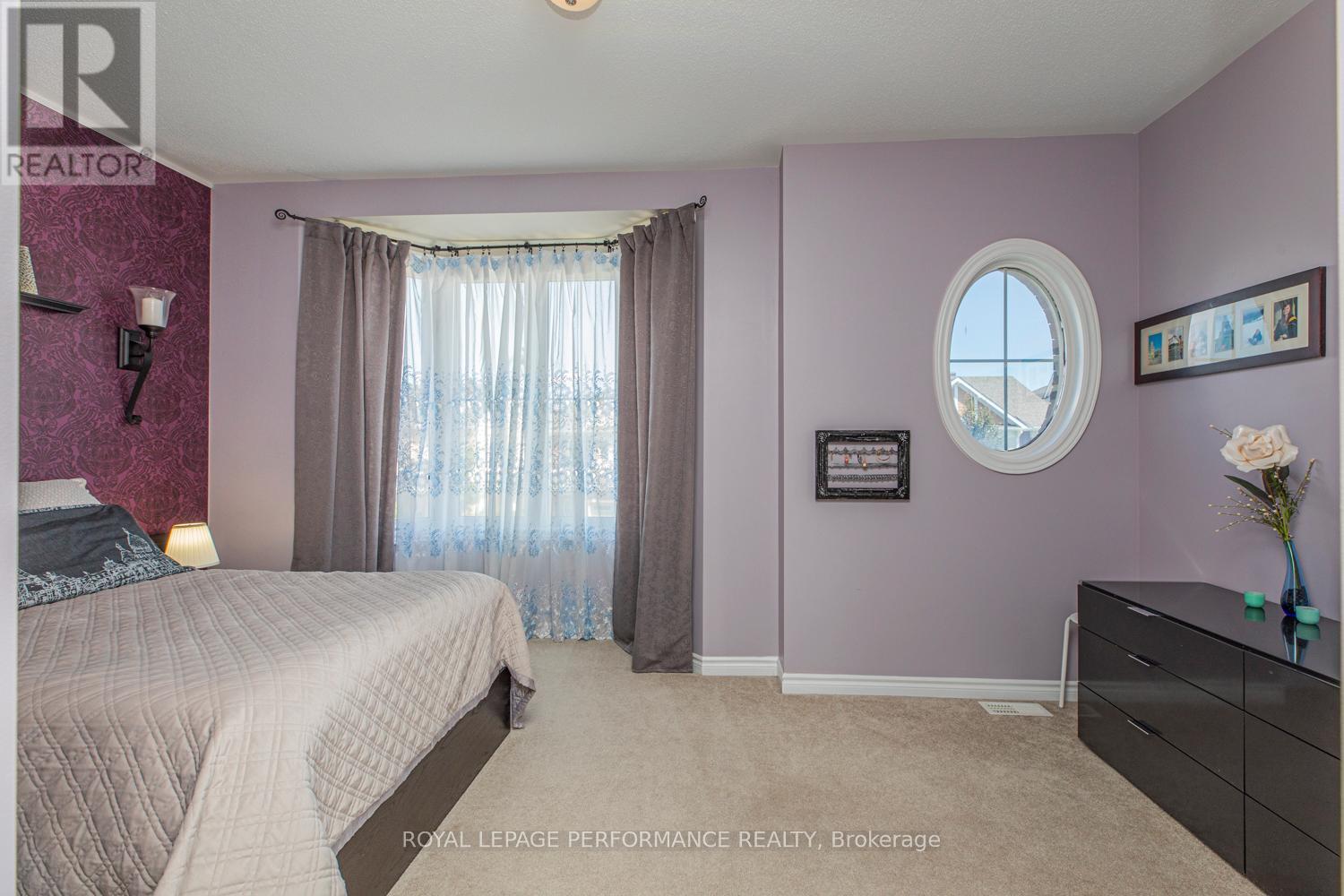30 Summitview Drive, Ottawa, ON - Indoor Photo Showing Bedroom