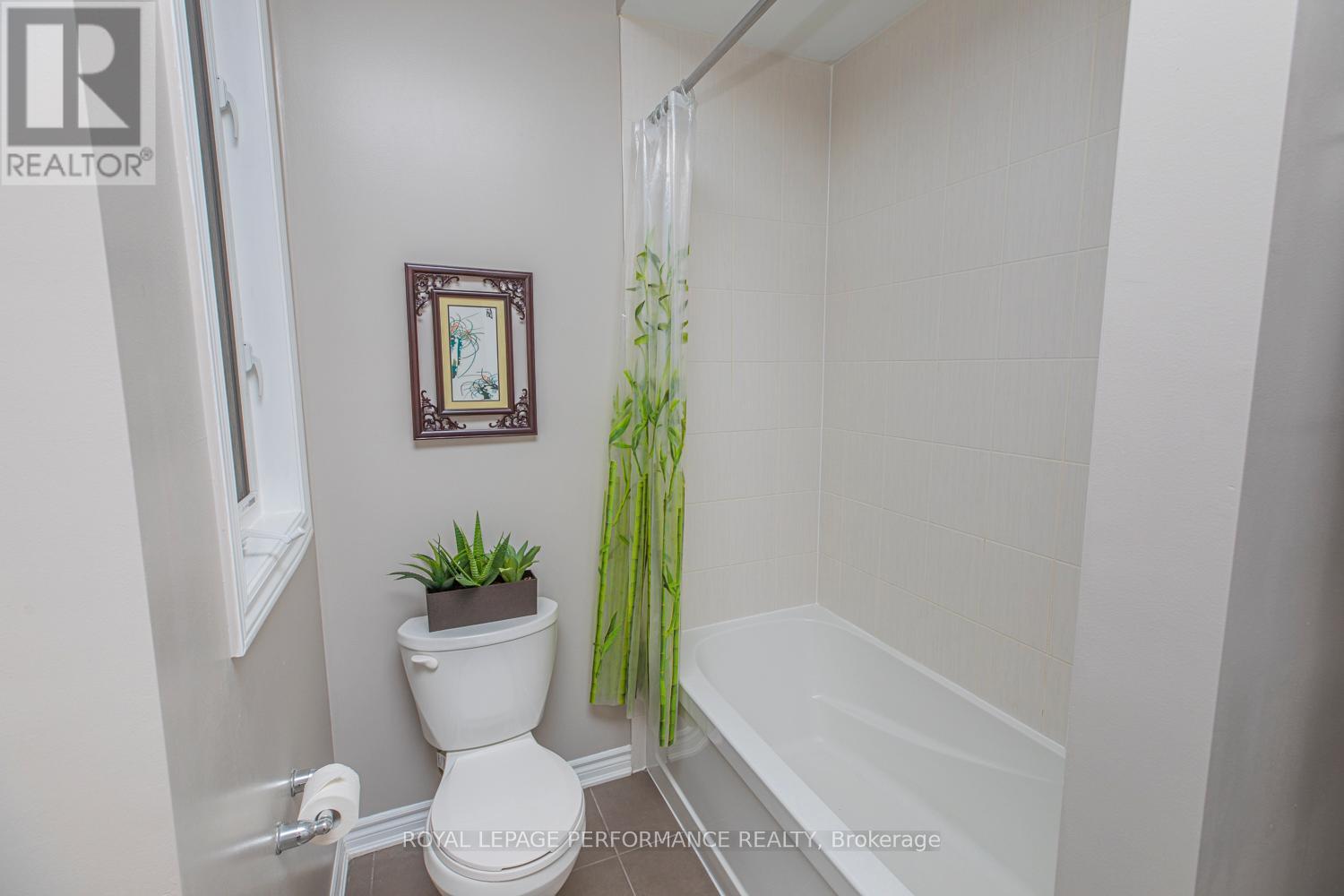 30 Summitview Drive, Ottawa, ON - Indoor Photo Showing Bathroom