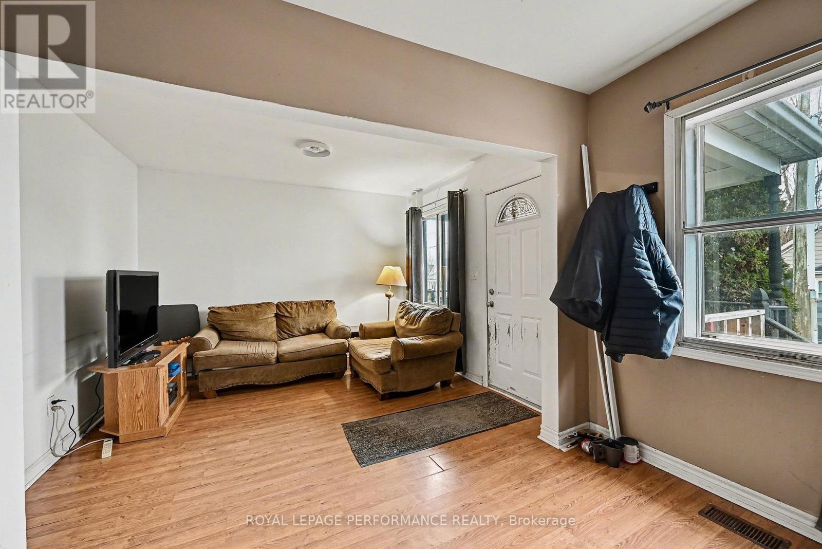 414 Gillespie Avenue, Cornwall, ON - Indoor