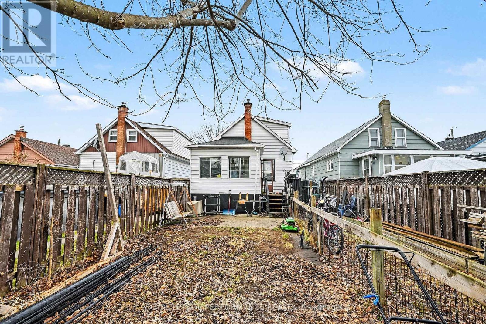 414 Gillespie Avenue, Cornwall, ON - Outdoor