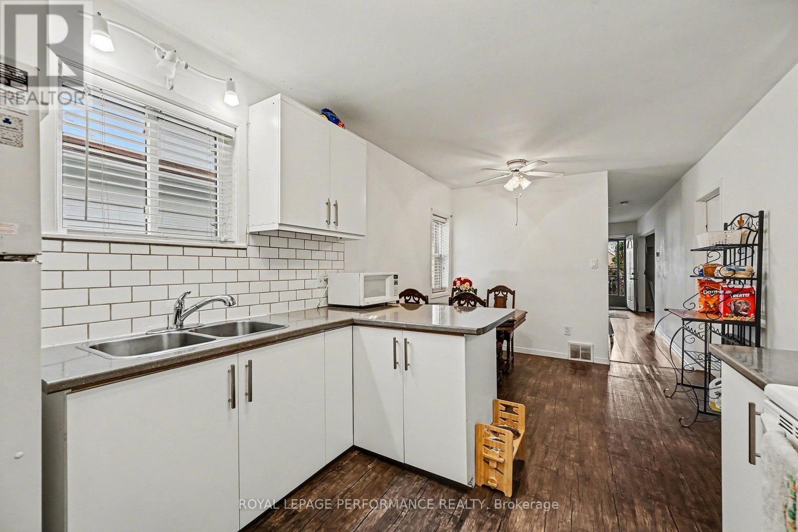 414 Gillespie Avenue, Cornwall, ON - Indoor Photo Showing Kitchen With Double Sink