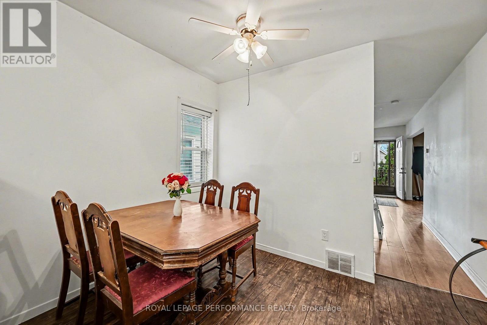 414 Gillespie Avenue, Cornwall, ON - Indoor Photo Showing Dining Room