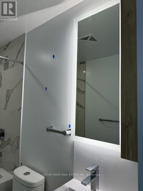 811 - 251 Masonry Way, Mississauga, ON - Indoor Photo Showing Bathroom
