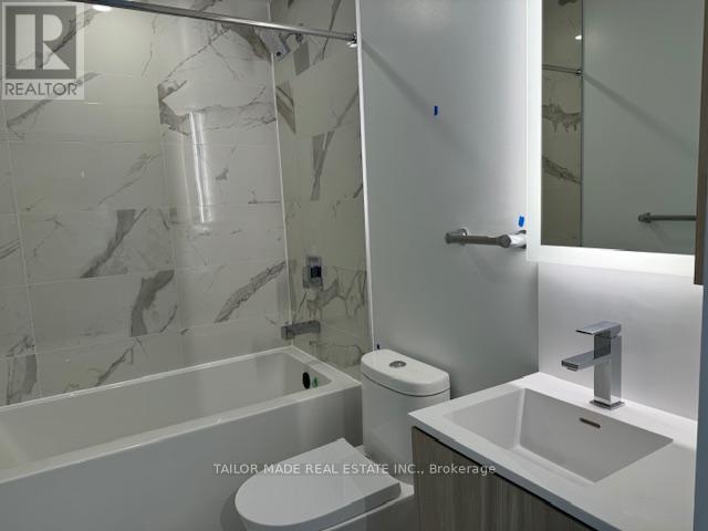 811 - 251 Masonry Way, Mississauga, ON - Indoor Photo Showing Bathroom