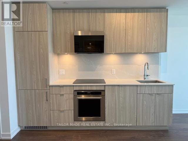 811 - 251 Masonry Way, Mississauga, ON - Indoor Photo Showing Kitchen
