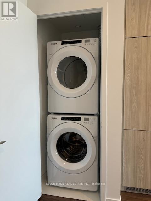 811 - 251 Masonry Way, Mississauga, ON - Indoor Photo Showing Laundry Room