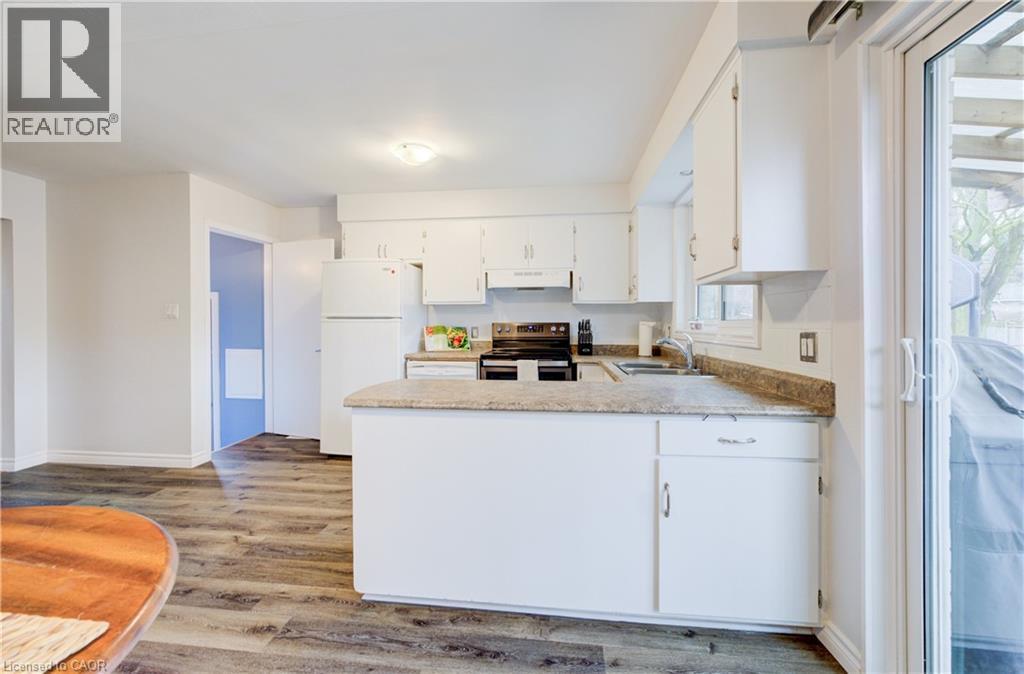 88 Westwood Drive, Kitchener, ON - Indoor Photo Showing Kitchen