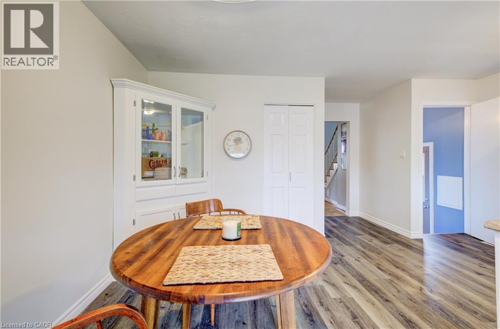 88 Westwood Drive, Kitchener, ON - Indoor Photo Showing Dining Room