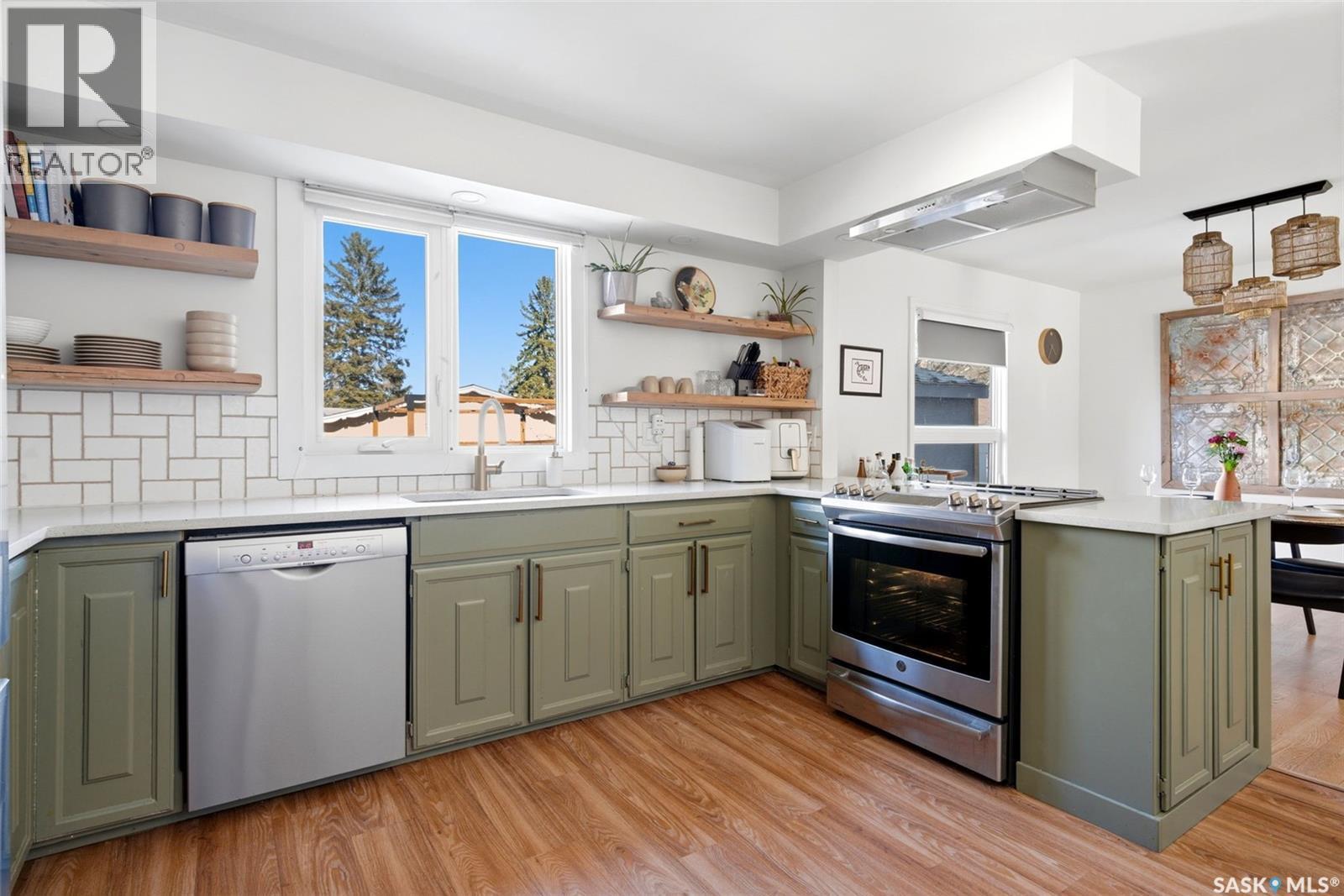 89 Patterson Drive, Regina, SK - Indoor Photo Showing Kitchen