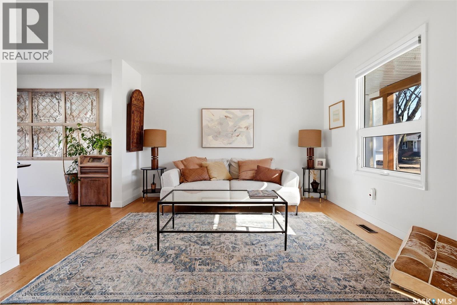 89 Patterson Drive, Regina, SK - Indoor Photo Showing Living Room