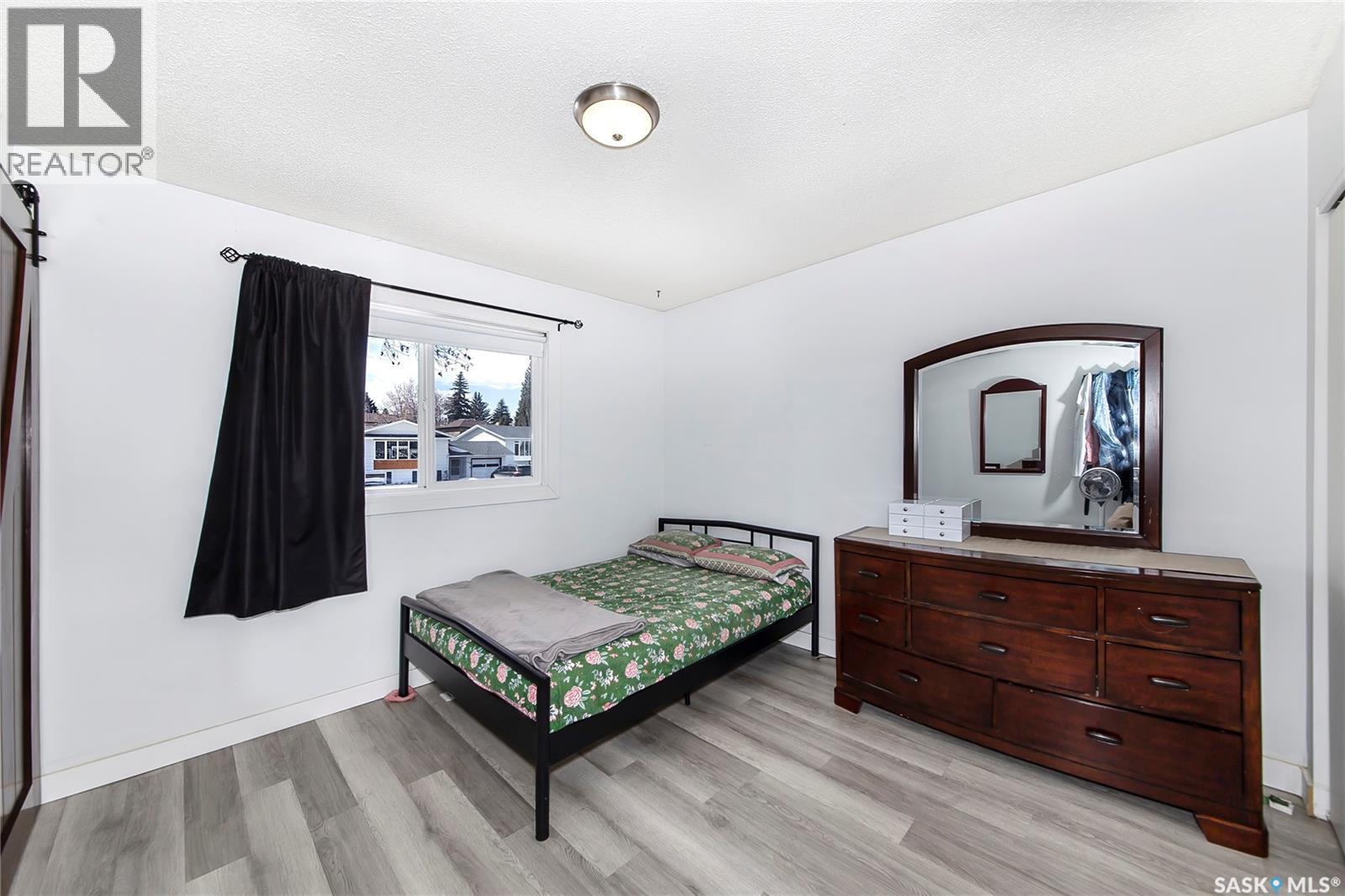 639 Redberry Road, Saskatoon, SK - Indoor Photo Showing Bedroom
