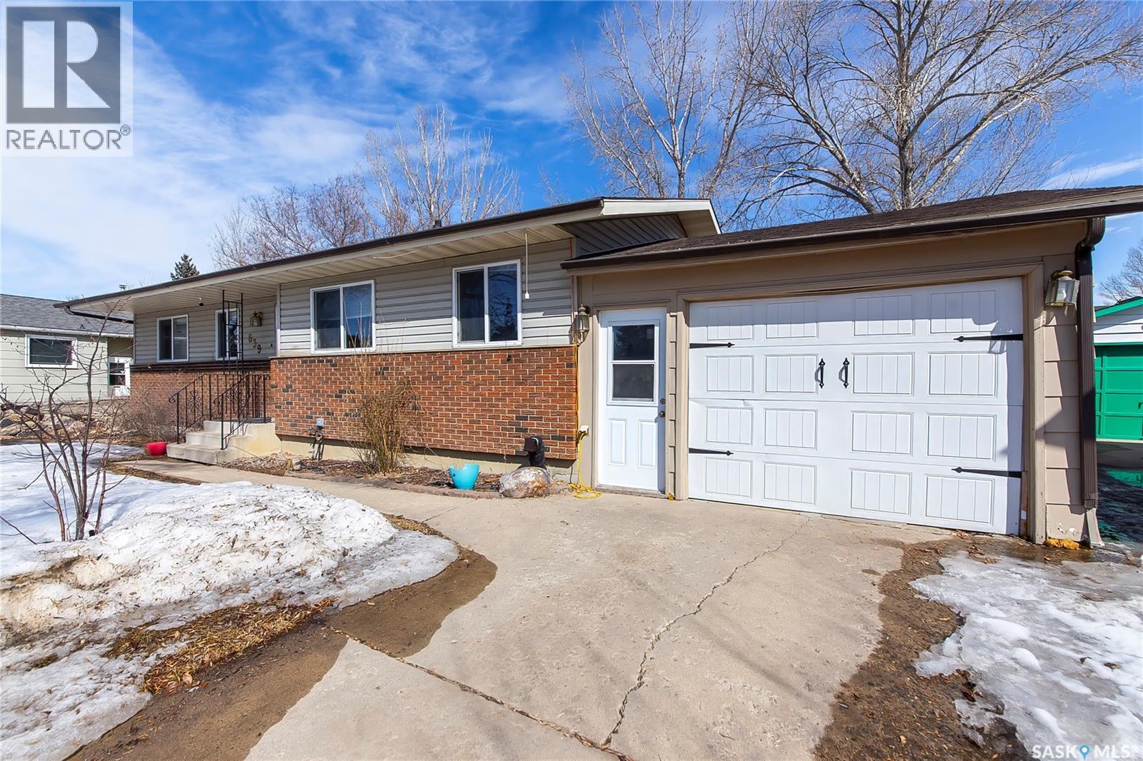 639 Redberry Road, Saskatoon, SK - Outdoor