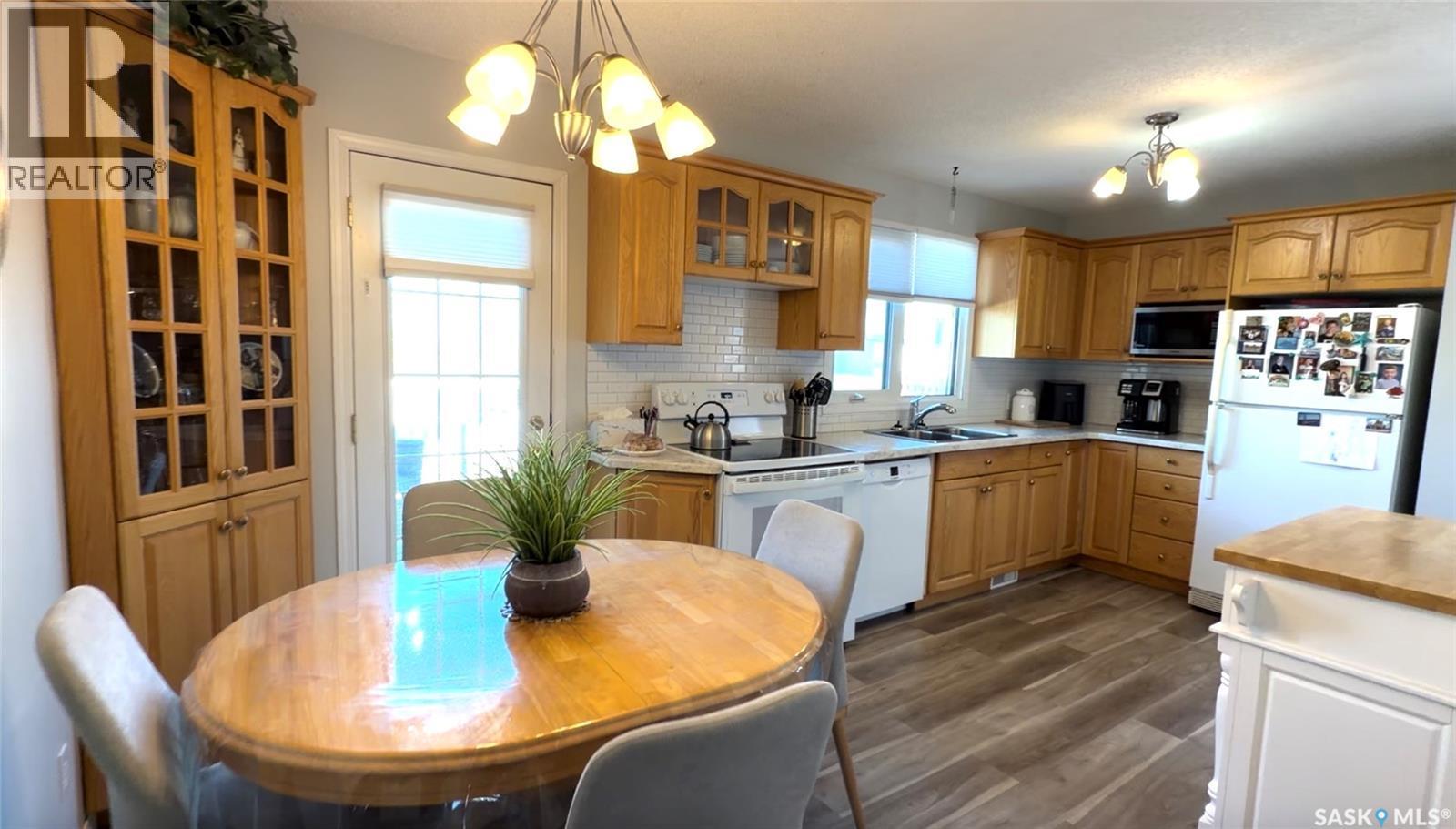 102 Government Road, Davidson, SK - Indoor