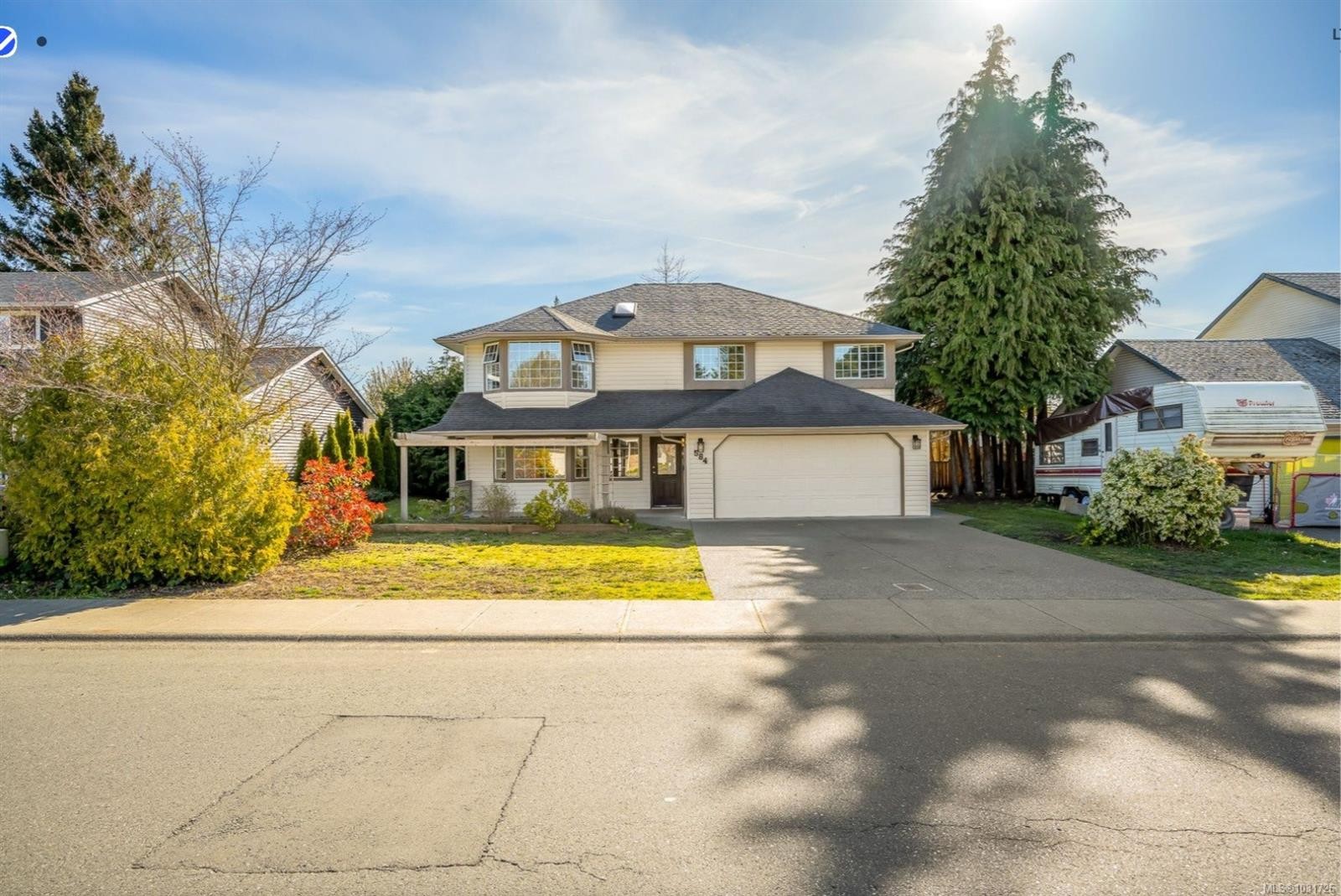 584 Torrence Rd, Comox, BC