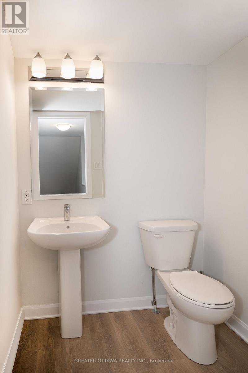 16 - 415 Eldorado Private, Ottawa, ON - Indoor Photo Showing Bathroom