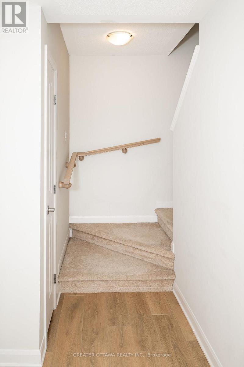 16 - 415 Eldorado Private, Ottawa, ON - Indoor Photo Showing Other Room