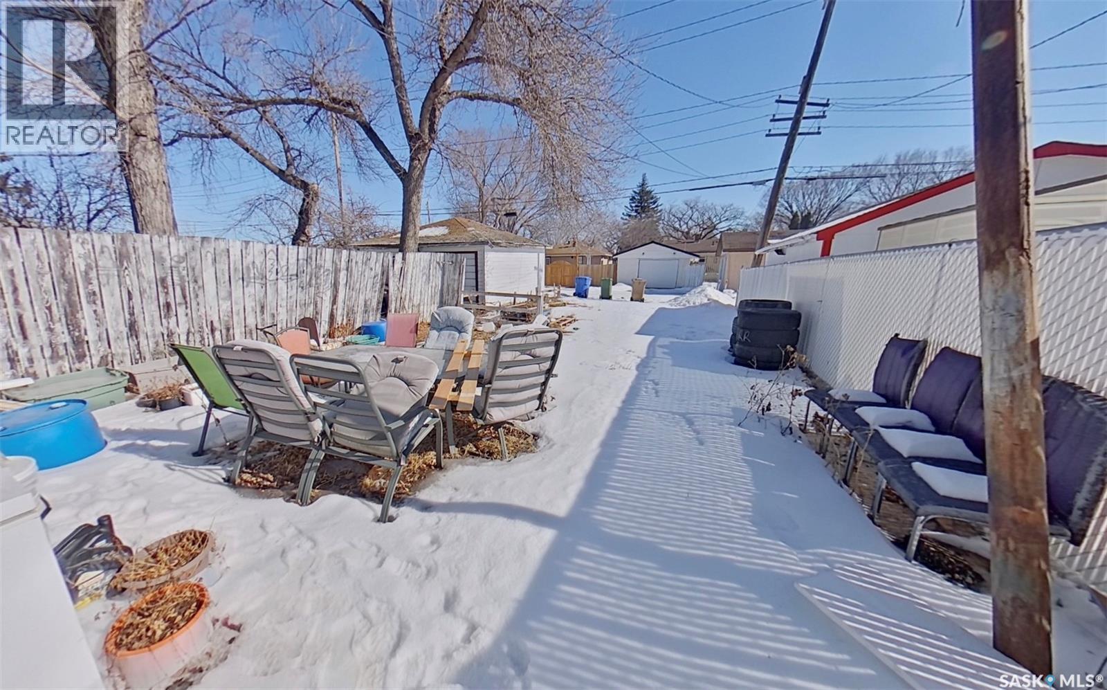 651 Queen Street, Regina, SK - Outdoor With Deck Patio Veranda