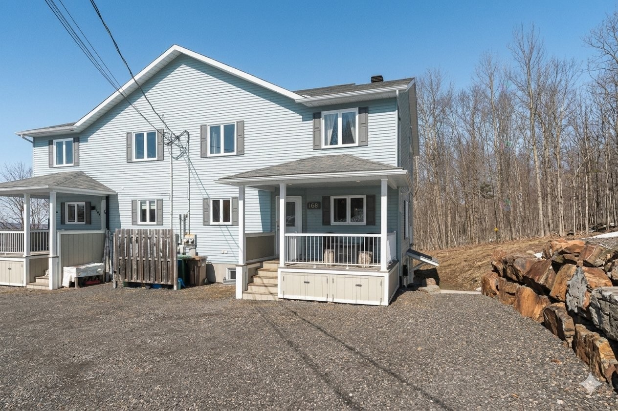 Front of Structure - 168Z - 170Z Ch. Demers, Sutton, QC - Outdoor