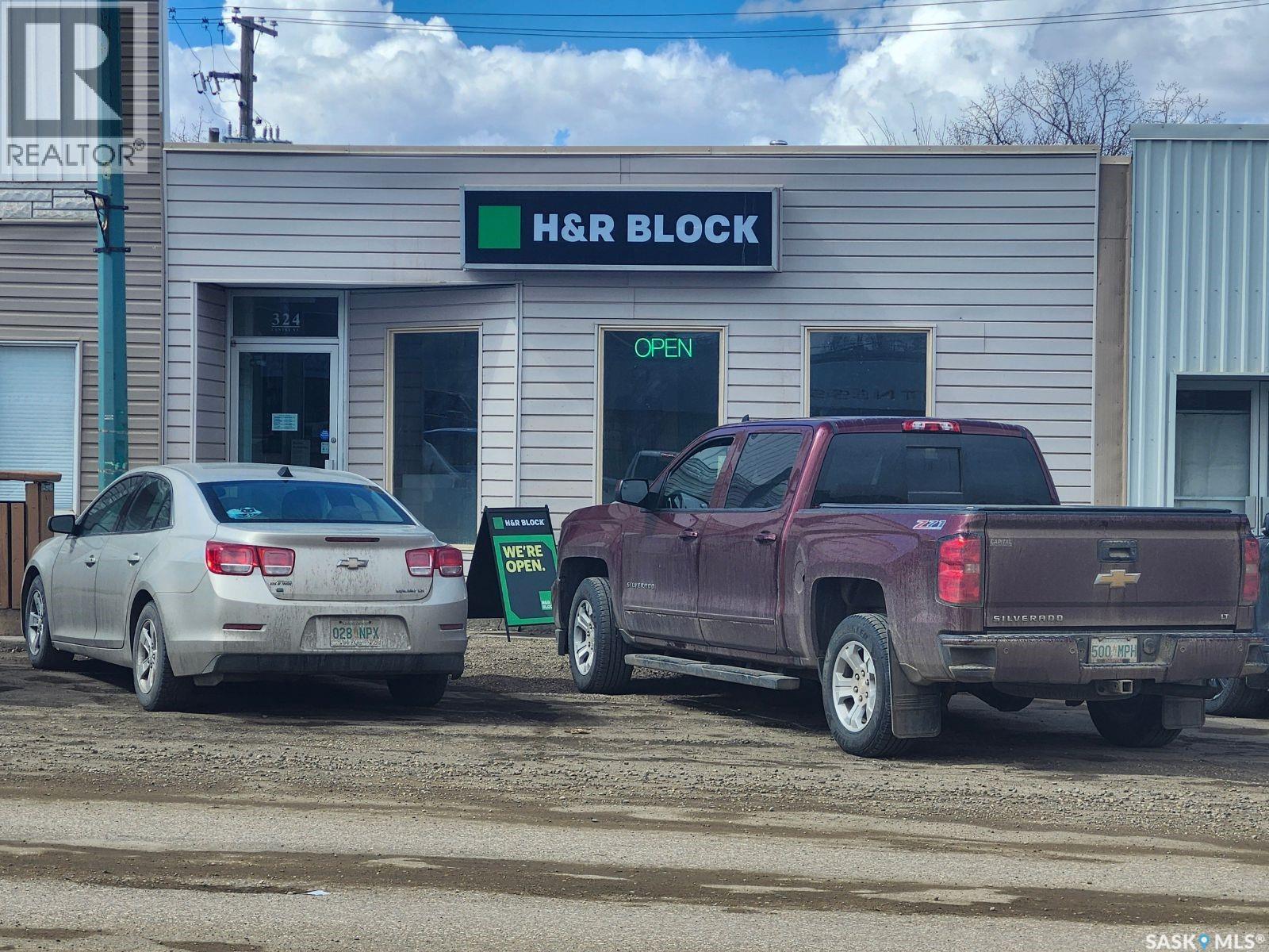 324 Centre Street, Assiniboia, SK