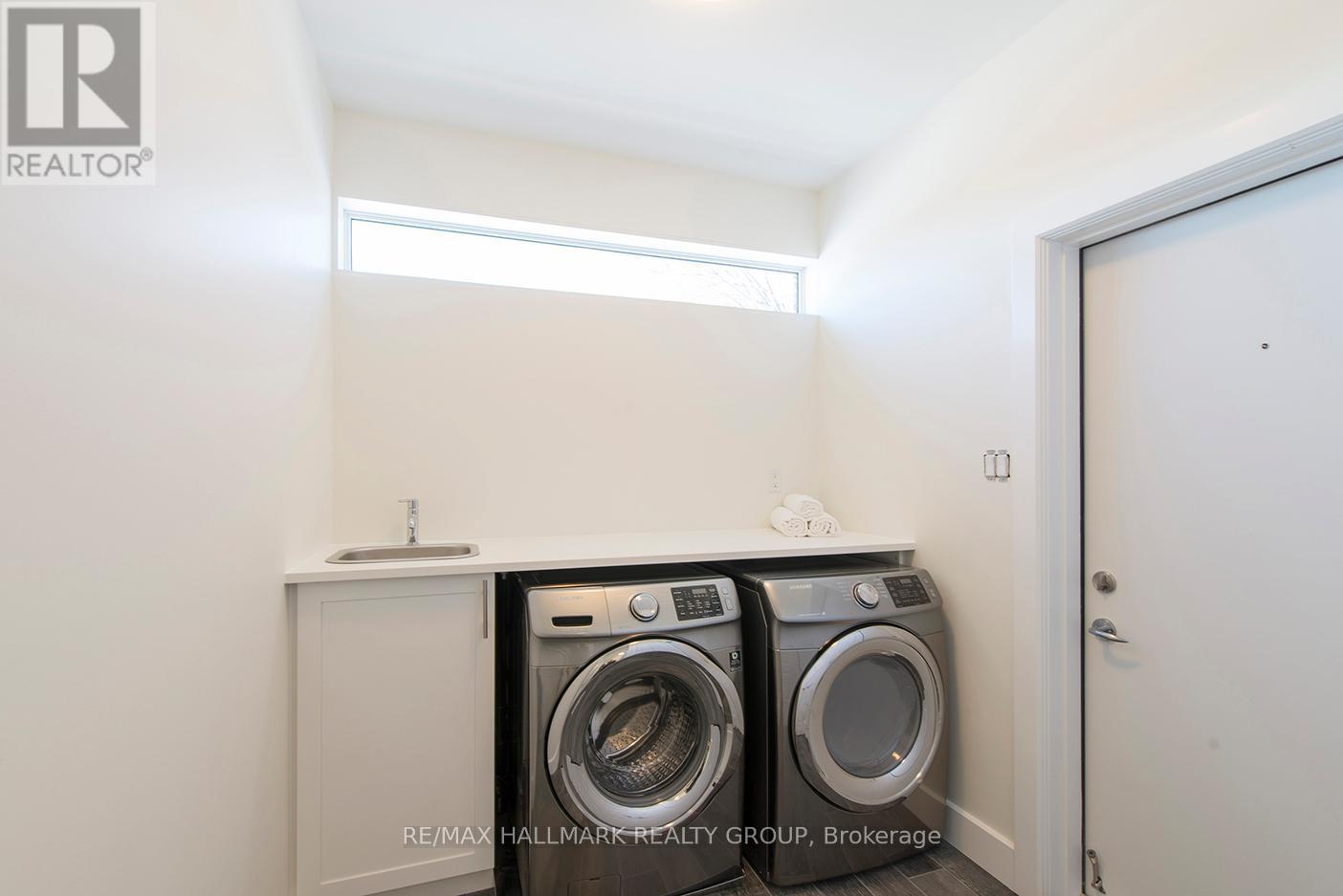 550 Guy Street, Ottawa, ON - Indoor Photo Showing Laundry Room