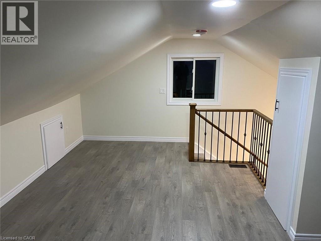 246 Forest Avenue, Hamilton, ON - Indoor Photo Showing Other Room