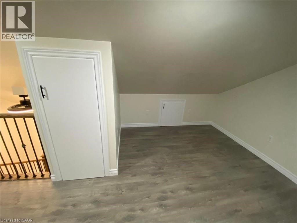 246 Forest Avenue, Hamilton, ON - Indoor Photo Showing Other Room