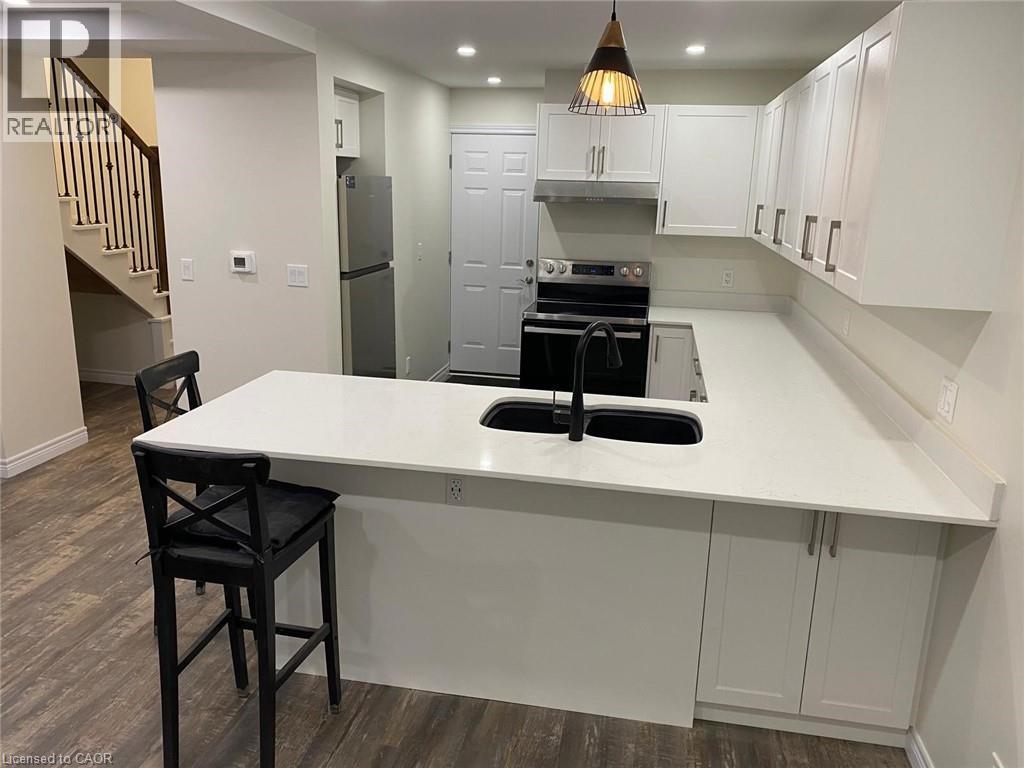 246 Forest Avenue, Hamilton, ON - Indoor Photo Showing Kitchen