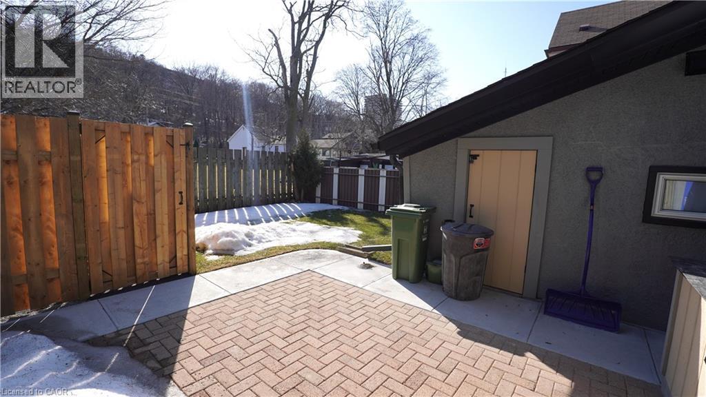 246 Forest Avenue, Hamilton, ON - Outdoor