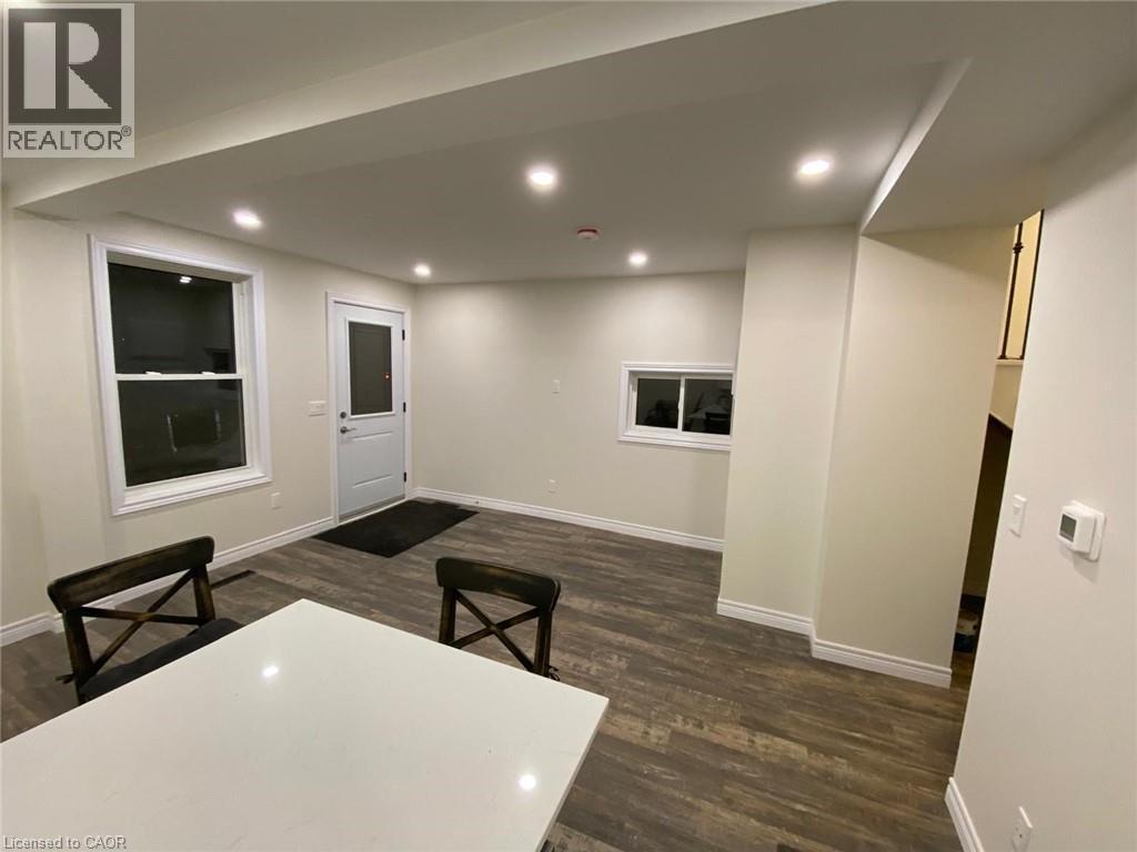 246 Forest Avenue, Hamilton, ON - Indoor