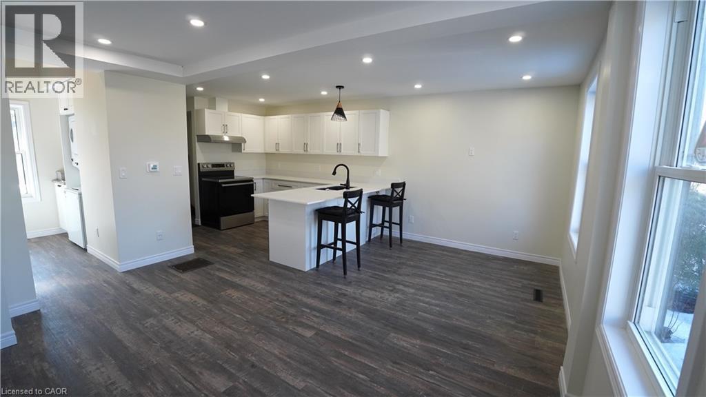 246 Forest Avenue, Hamilton, ON - Indoor