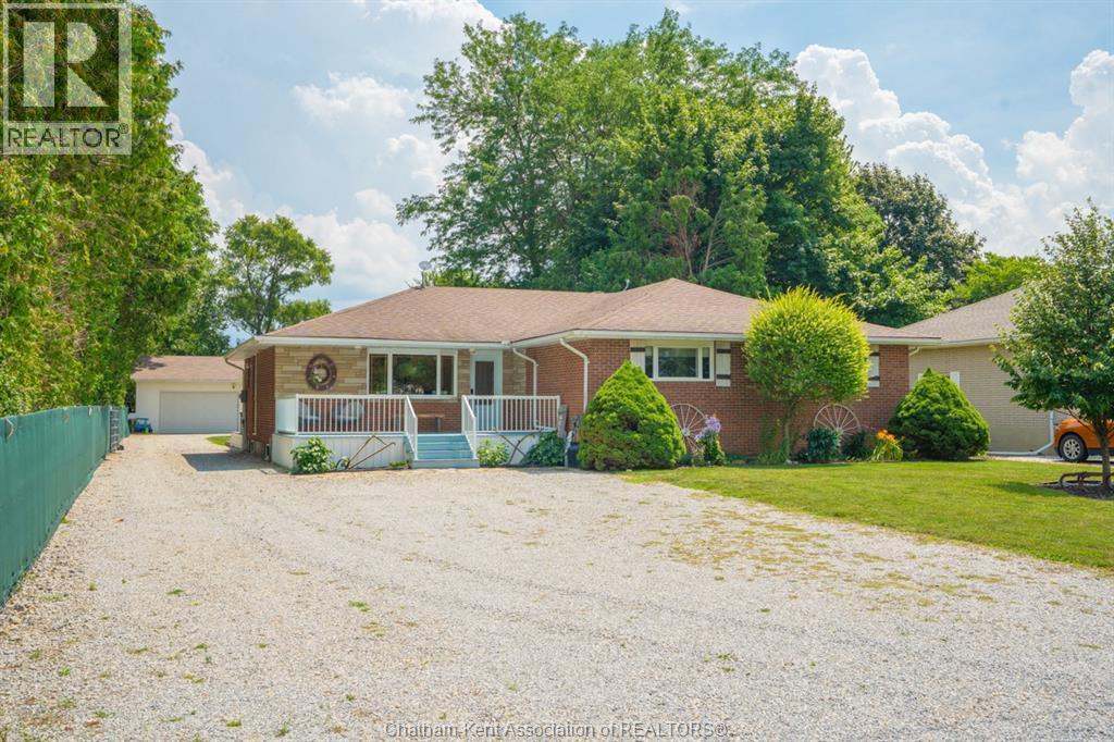 7138 Benoit Drive, Grande Pointe, ON - Outdoor With Deck Patio Veranda