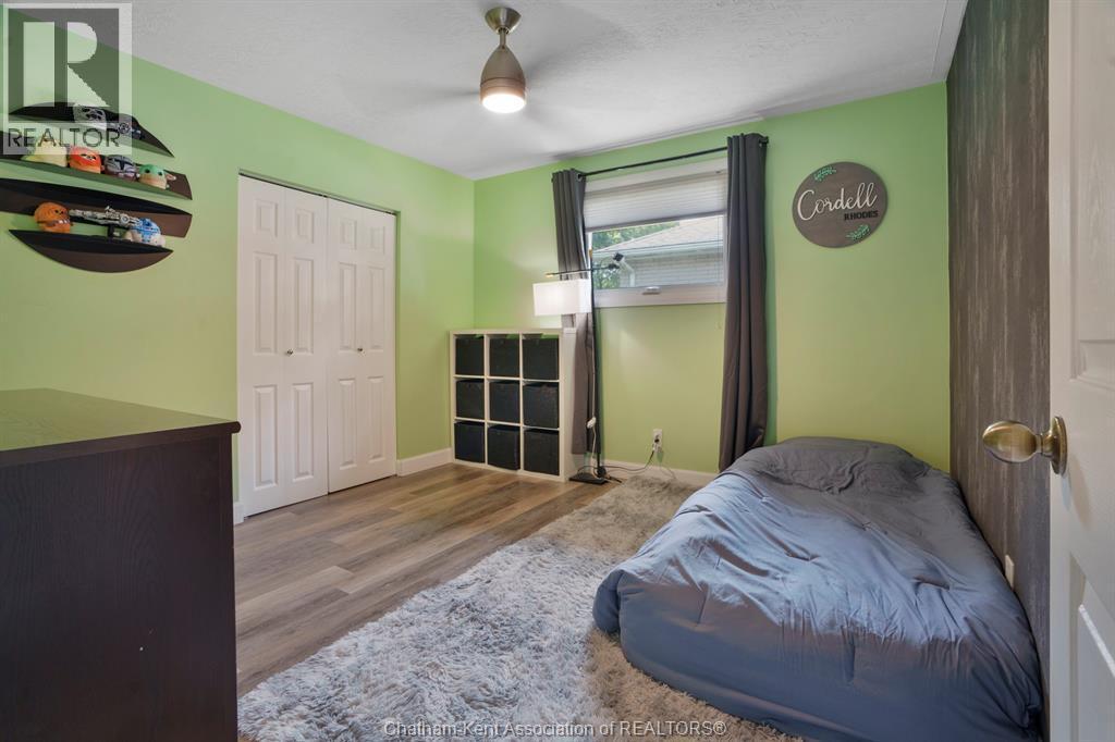 7138 Benoit Drive, Grande Pointe, ON - Indoor Photo Showing Bedroom