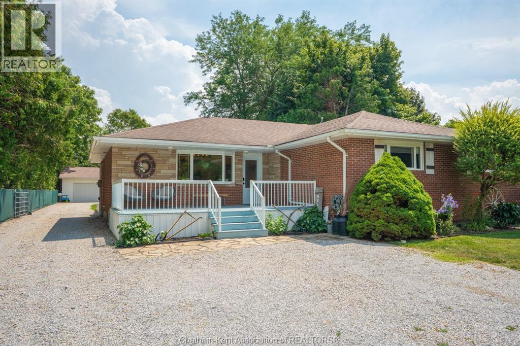 7138 Benoit Drive, Grande Pointe, ON - Outdoor With Deck Patio Veranda