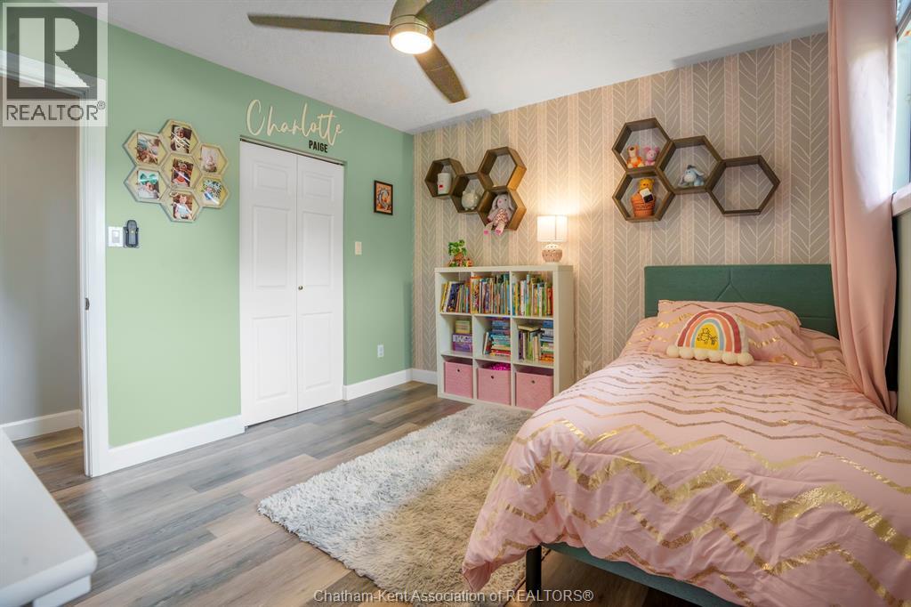 7138 Benoit Drive, Grande Pointe, ON - Indoor Photo Showing Bedroom