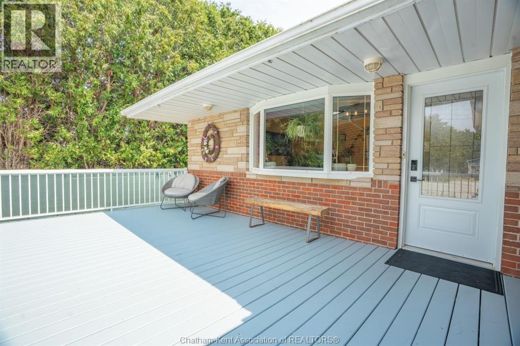 7138 Benoit Drive, Grande Pointe, ON - Outdoor With Deck Patio Veranda With Exterior