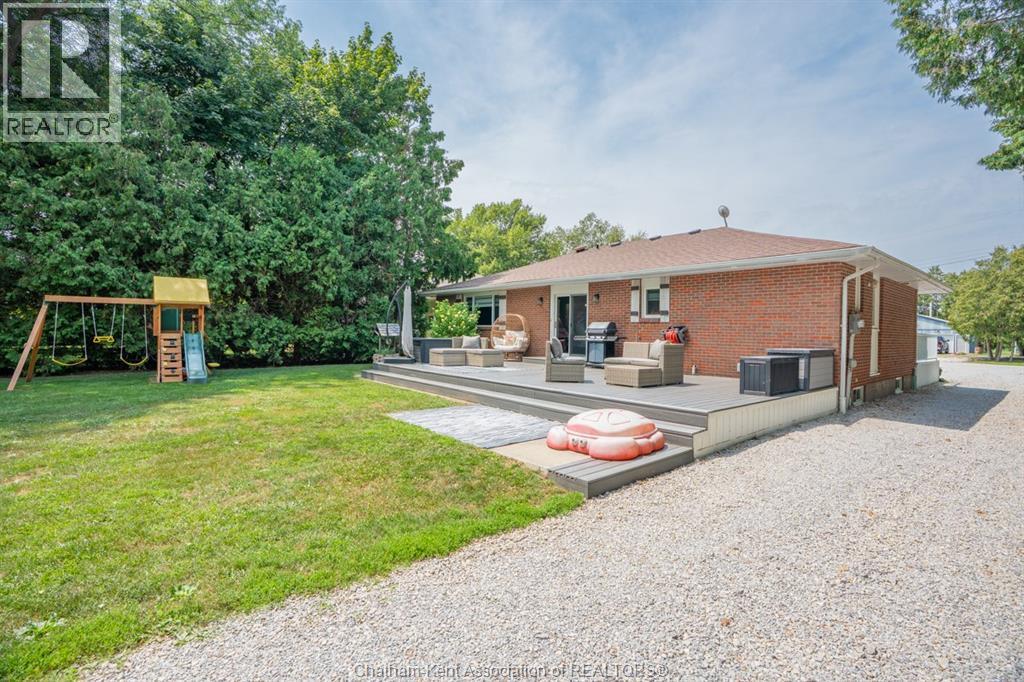 7138 Benoit Drive, Grande Pointe, ON - Outdoor With Deck Patio Veranda