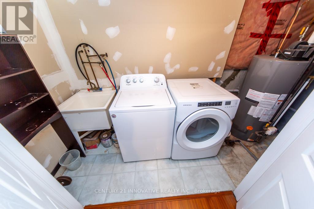 63 Rainbow Valley Crescent, Markham, ON - Indoor Photo Showing Laundry Room