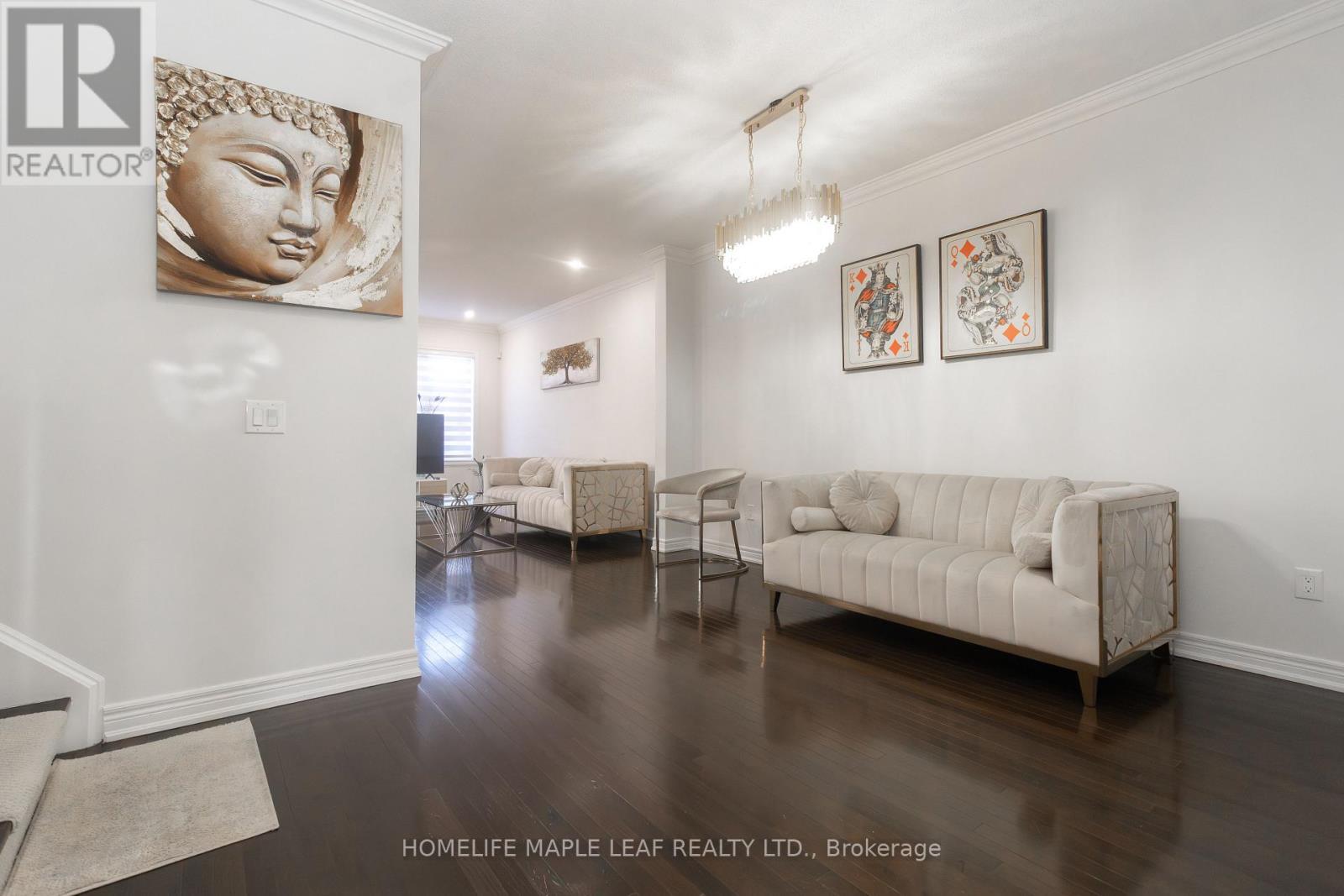 11 Icefall Road, Caledon, ON - Indoor Photo Showing Living Room