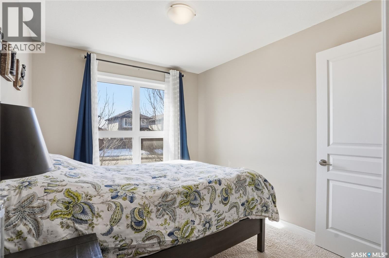 1105 102 Willis Crescent, Saskatoon, SK - Indoor Photo Showing Bedroom