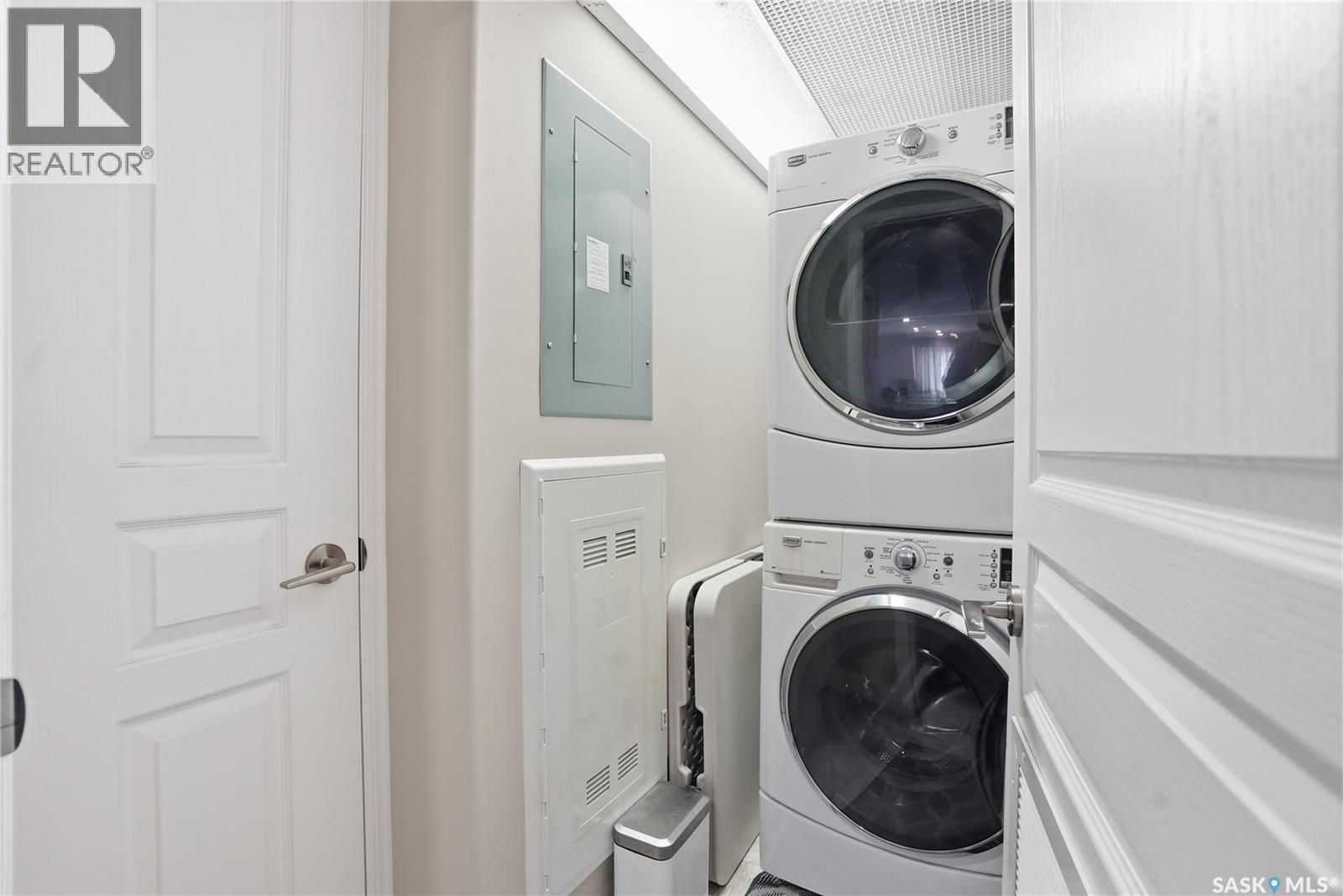 1105 102 Willis Crescent, Saskatoon, SK - Indoor Photo Showing Laundry Room