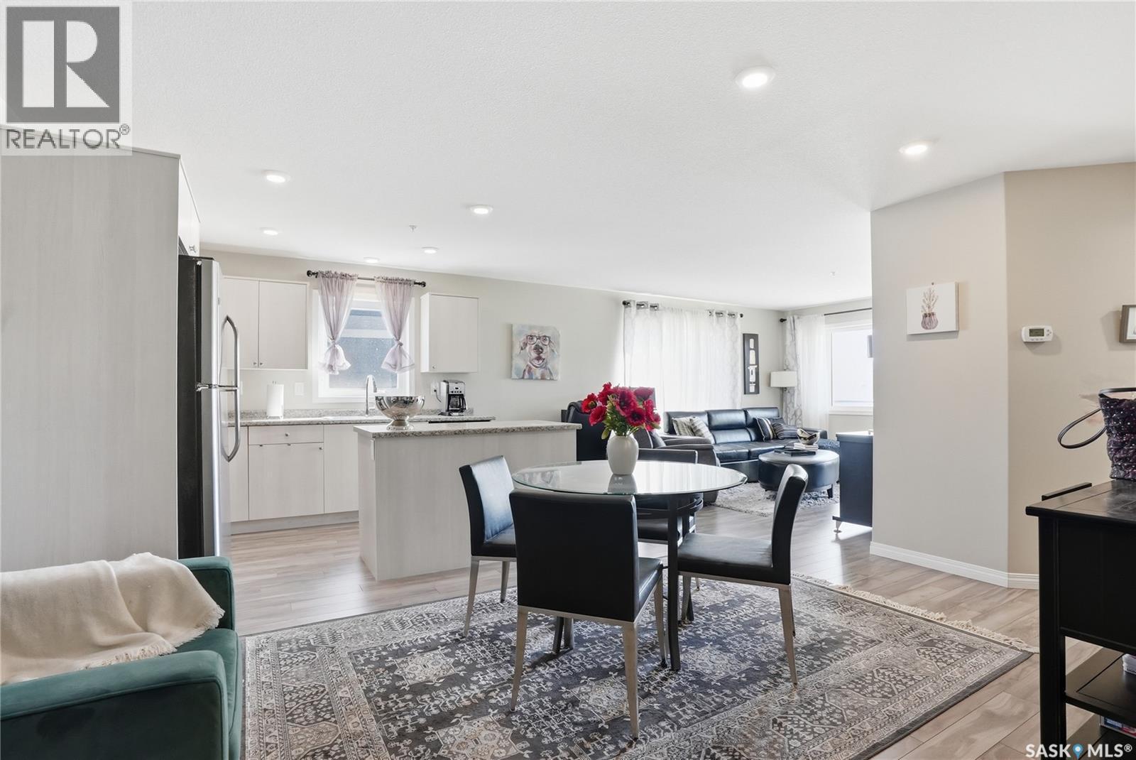 1105 102 Willis Crescent, Saskatoon, SK - Indoor