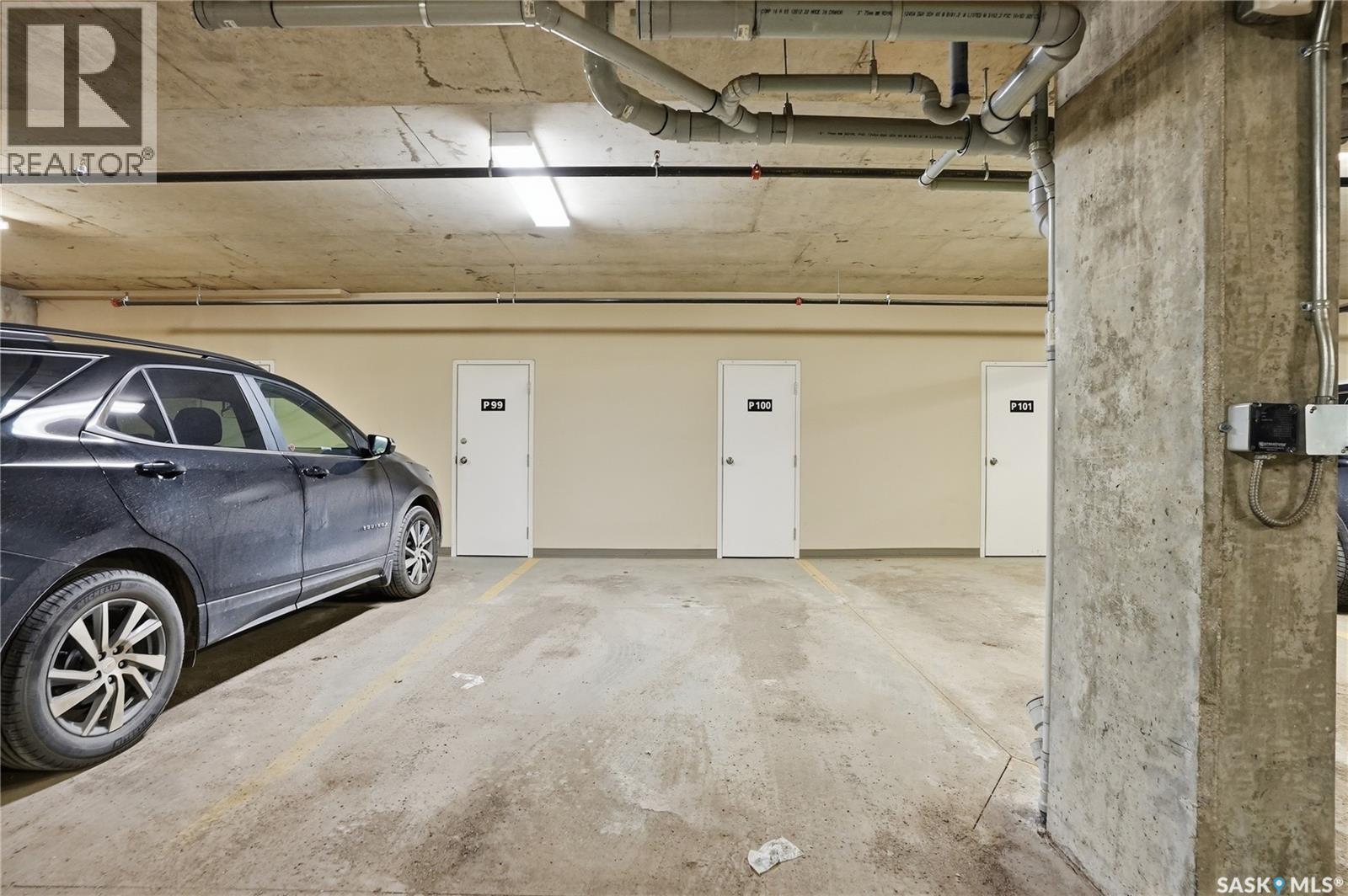 1105 102 Willis Crescent, Saskatoon, SK - Indoor Photo Showing Garage