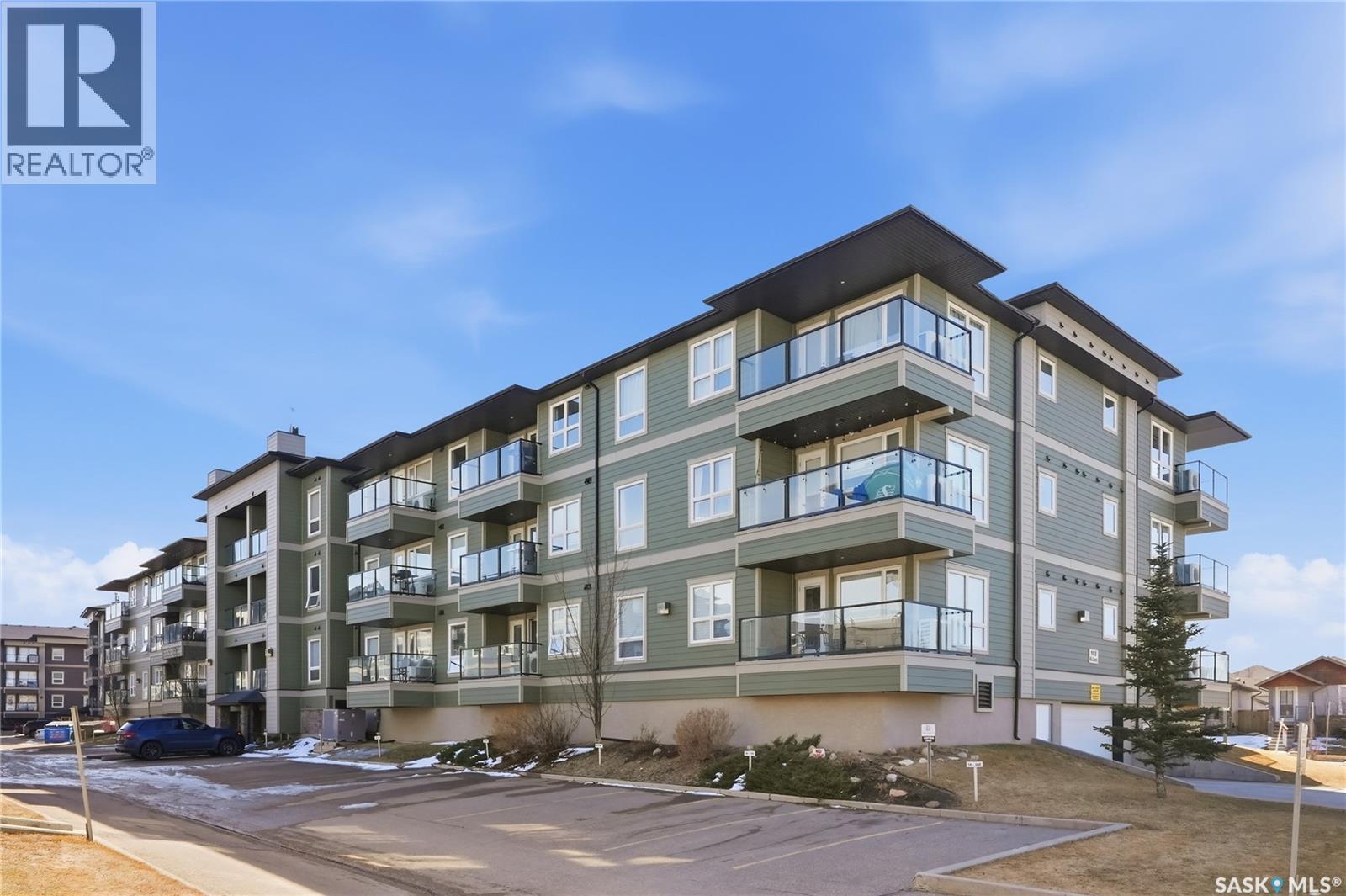 1105 102 Willis Crescent, Saskatoon, SK - Outdoor With Balcony With Facade