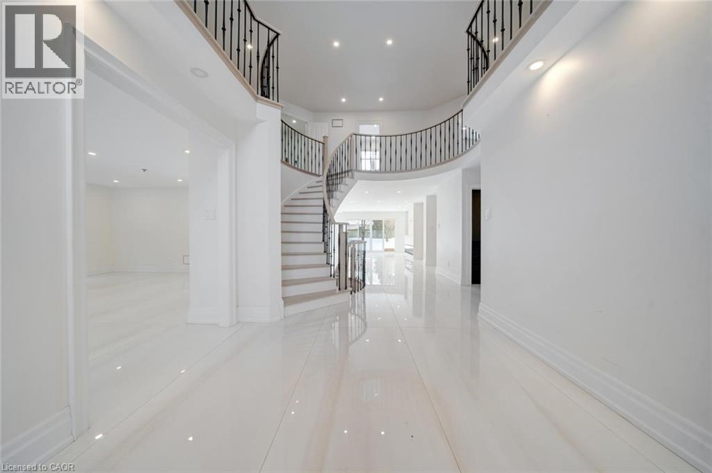 2A Chiltern Hill, Richmond Hill, ON - Indoor Photo Showing Other Room